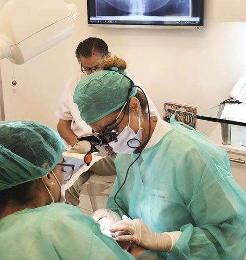 Claves por que elegir a la Clinica Ciro para llevar a cabo un tratamiento de Implante dental en Madrid
